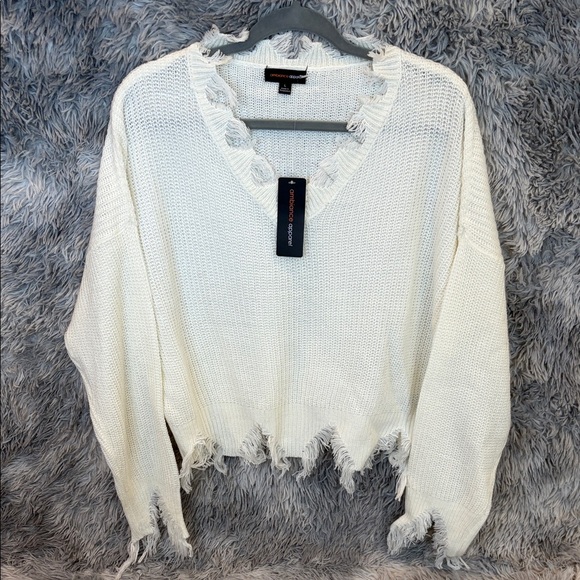 ✨🧵 Ambiance: Cream/White Distressed Sweater | Size L (Large) ✨🧵 - Picture 1 of 9